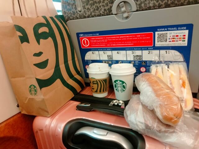 関西空港へ行くラピートでの朝食