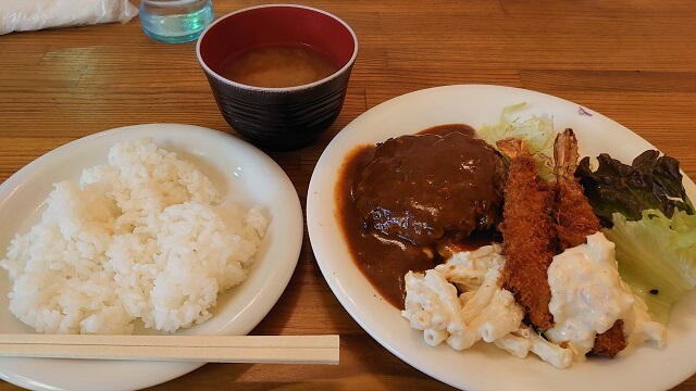 奈良「もちいどの商店街」にある「珈琲一族」での食事