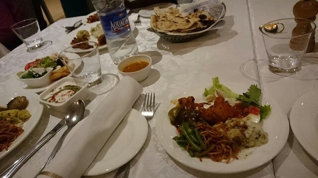 インドのジャイ マハル パレス ホテル (Jai Mahal Palace Hotel)での食事