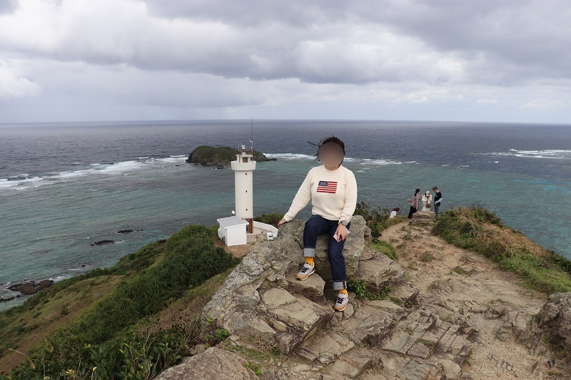 石垣島の平久保崎灯台（ひらくぼざきとうだい）にある小高い丘