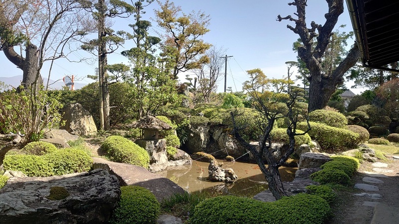 松本にある縁庭（ゆかりてい）の庭