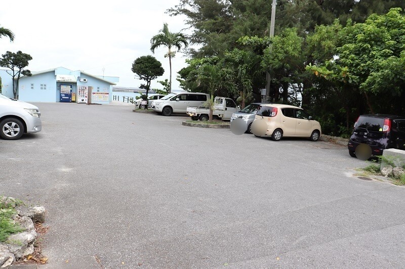 宮古島　パイナガマビーチの駐車場