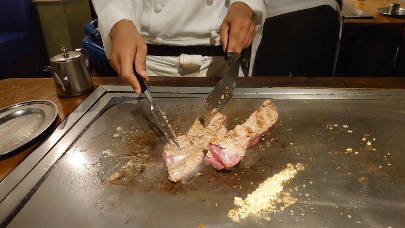 サムズセーラーイン 国際通り店　鉄板で焼くステーキ