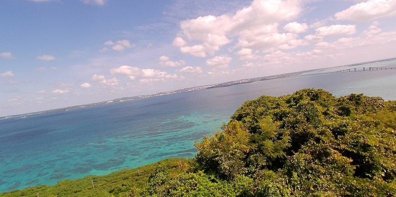 牧山展望台から見える伊良部大橋と宮古島