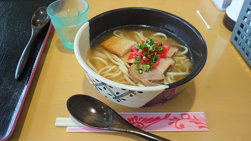 おーばんまい食堂で食べた宮古そば