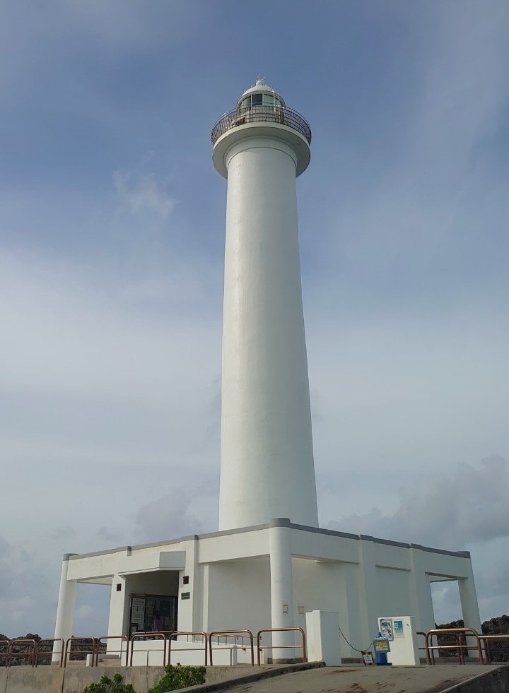 沖縄 残波岬灯台の外観