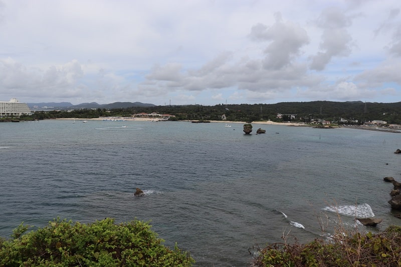 万座毛 万座ビーチ方面の景色