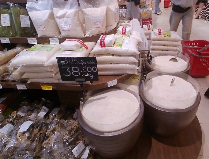 GOダナンの食品売り場
