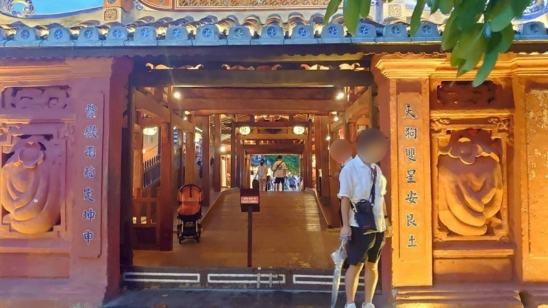 ホイアンランタン祭りの日本橋