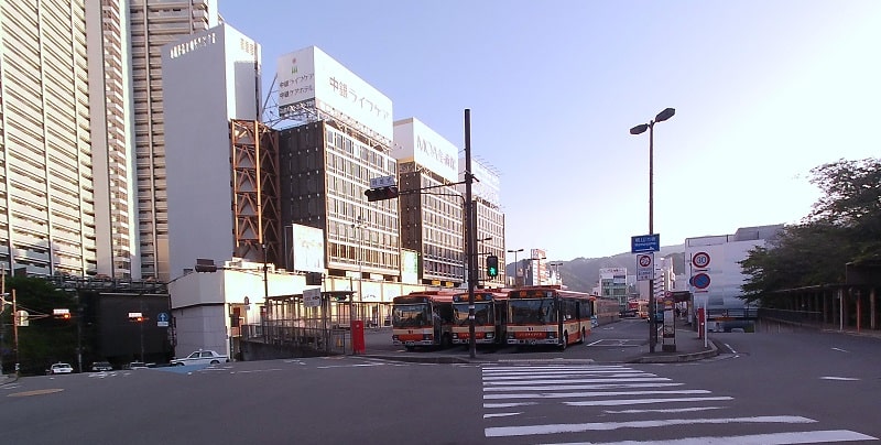 JR熱海駅前の様子