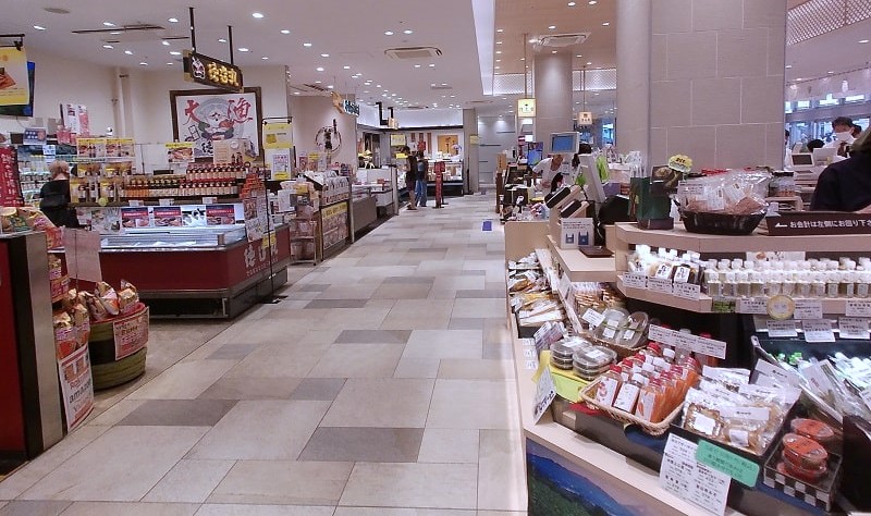 JR熱海駅にあるショッピングモール