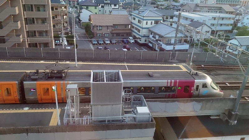 JRクレメント今治 客室から見える今治駅のホーム