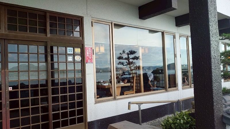 伊予水軍の店の入口