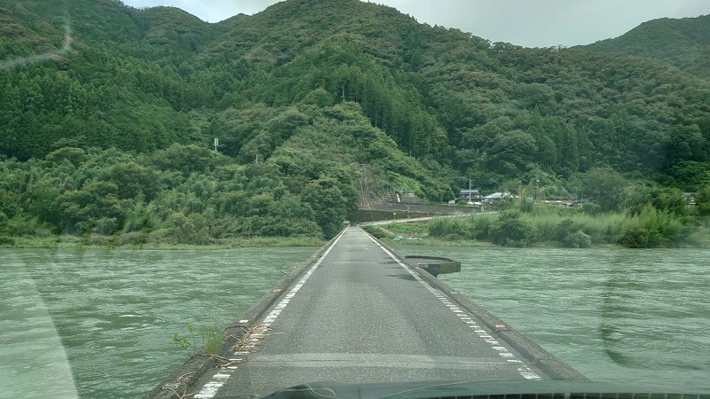 高知 名越屋沈下橋